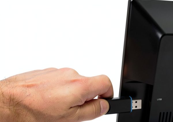 Emerson Portable Digital TV HD Display Rechargeable Battery-10